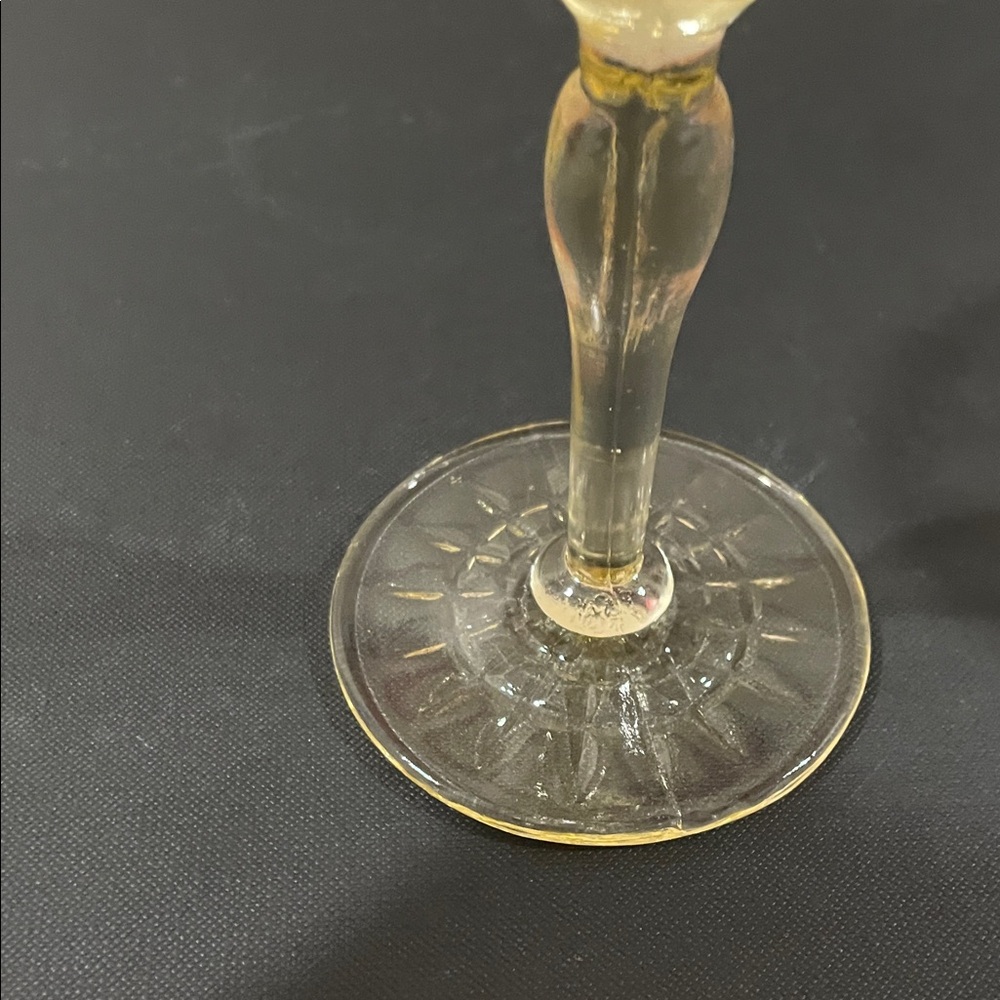 Set of 4 Vintage Uranium (Vaseline) Glass Wine Glasses – Glows Under UV - Picture 9 of 13